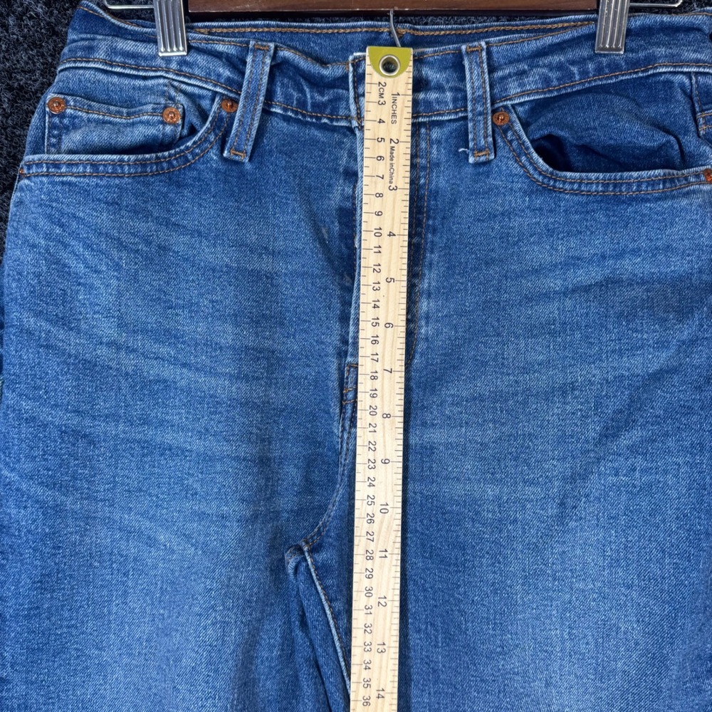 Levis Wedgie Straight Jeans Womens 29 Medium Wash Blue High Rise Raw Hem Denim - Picture 8 of 9